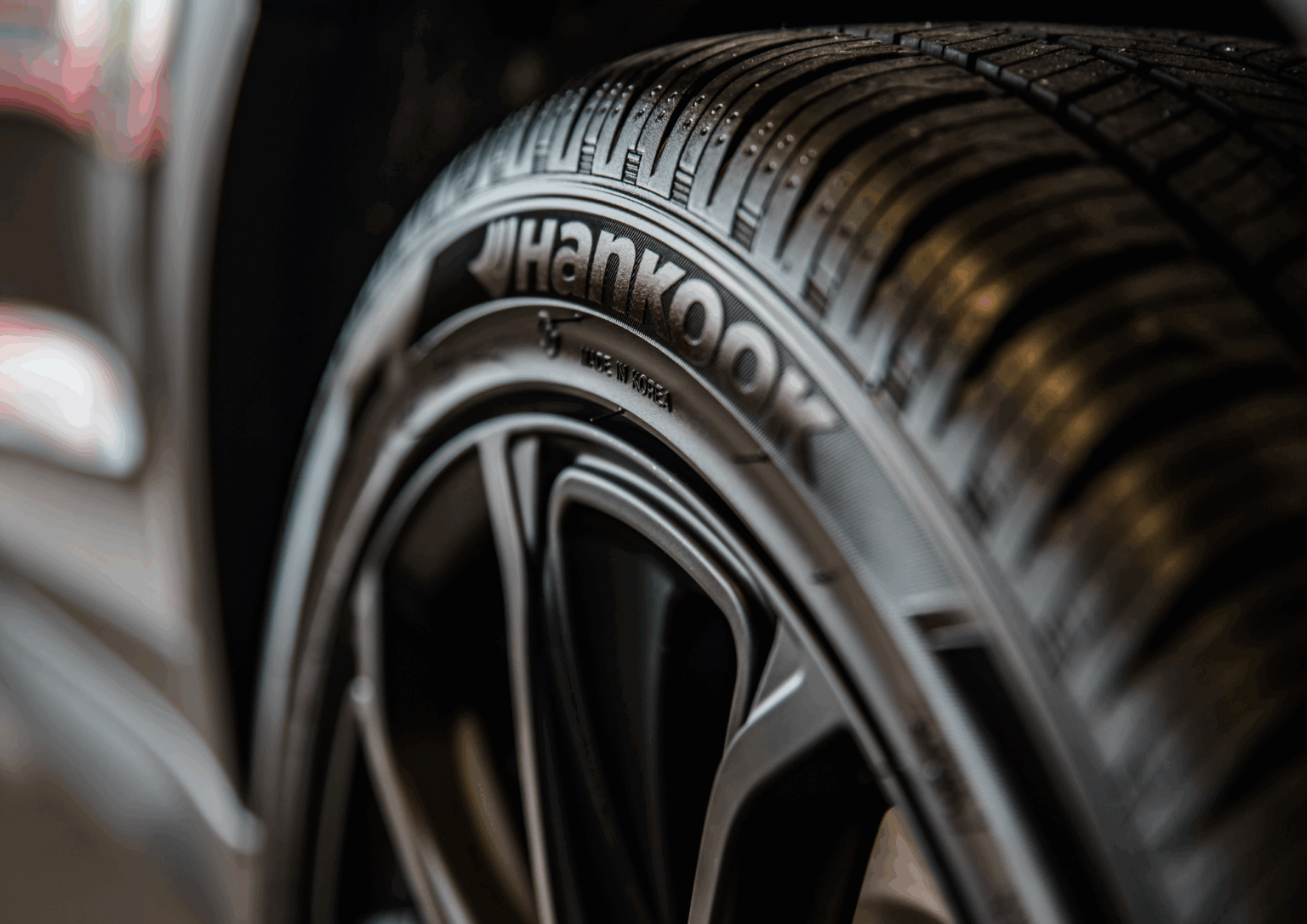Montaje de neumáticos de primeras marcas en Tyrespeed